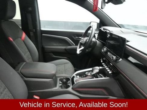 Used 2024 Chevrolet Colorado Z71 w/ Advanced Trailering Package AWD/4WD image 12