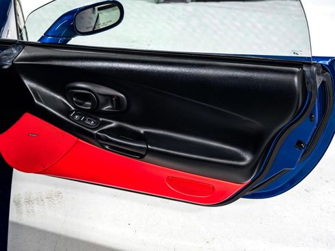 Used 2002 Chevrolet Corvette Z06 w/ Memory Pkg image 30