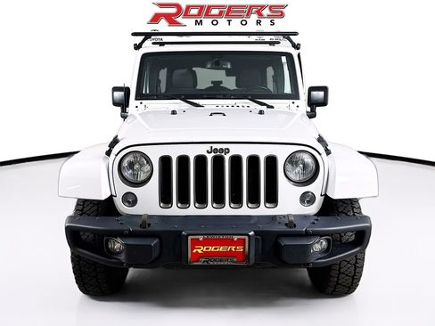 Used 2018 Jeep Wrangler Unlimited Sport AWD/4WD image 2