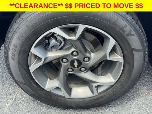 Used 2025 Chevrolet Trax LT FWD image 32