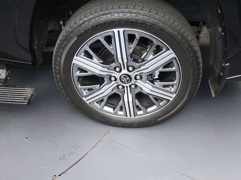 Certified 2024 Toyota Sequoia Capstone image 21