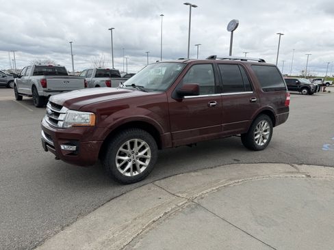 Used 2017 Ford Expedition Limited w/ Equipment Group 301A AWD/4WD image 2