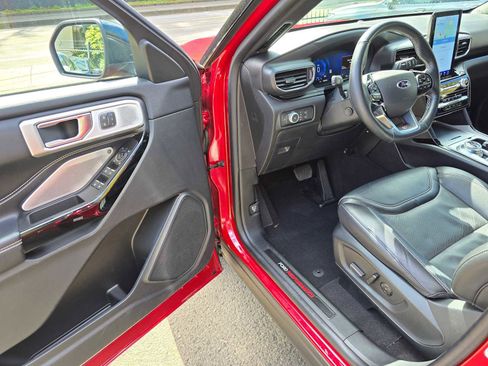 Used 2022 Ford Explorer ST w/ Equipment Group 401A AWD/4WD image 19