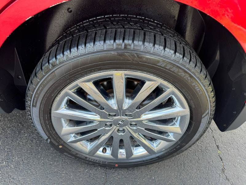 Used 2012 Lincoln MKX AWD image 22