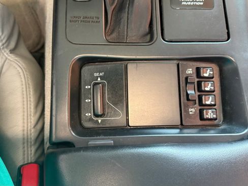 Used 1996 Chevrolet Corvette Convertible RWD image 60