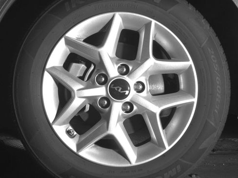 Used 2025 Kia Soul LX w/ LX Technology Package FWD image 16