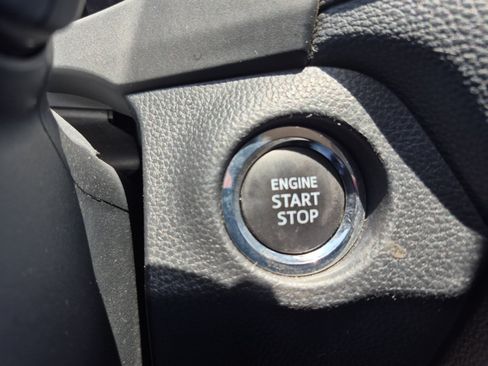 Certified 2025 Toyota RAV4 XLE AWD/4WD image 32