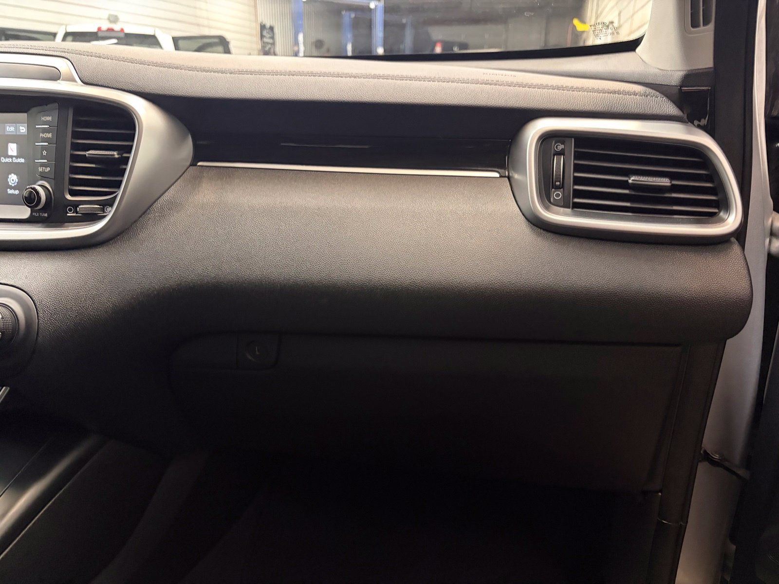 Used 2020 Kia Sorento LX w/ LX I4 Convenience Package AWD/4WD image 29