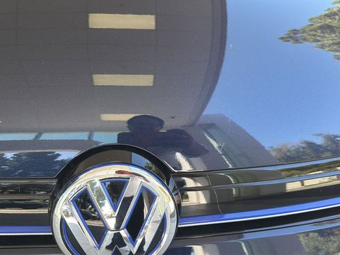 Used 2016 Volkswagen e-Golf SEL Premium w/ Driver Assistance Package FWD image 12