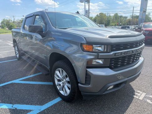 Used 2019 Chevrolet Silverado 1500 Custom w/ Custom Value Package AWD/4WD image 5
