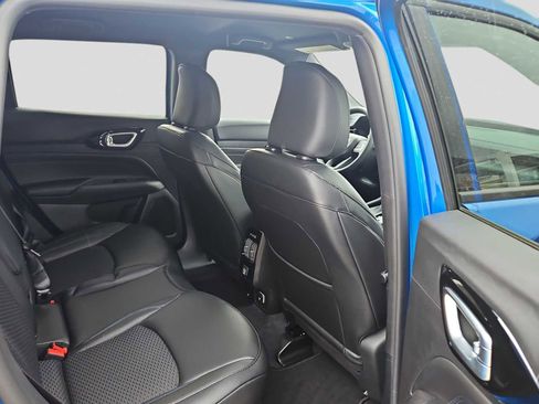 New 2026 Jeep Compass Latitude image 17