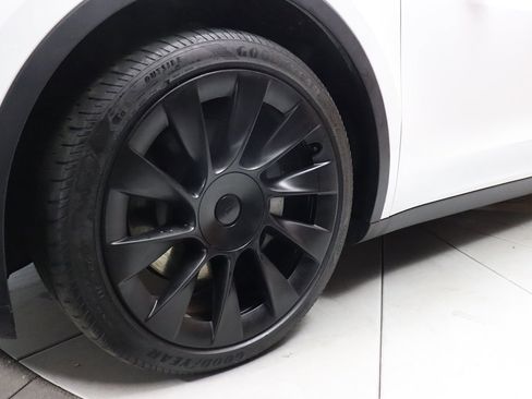 Used 2023 Tesla Model Y Long Range image 48