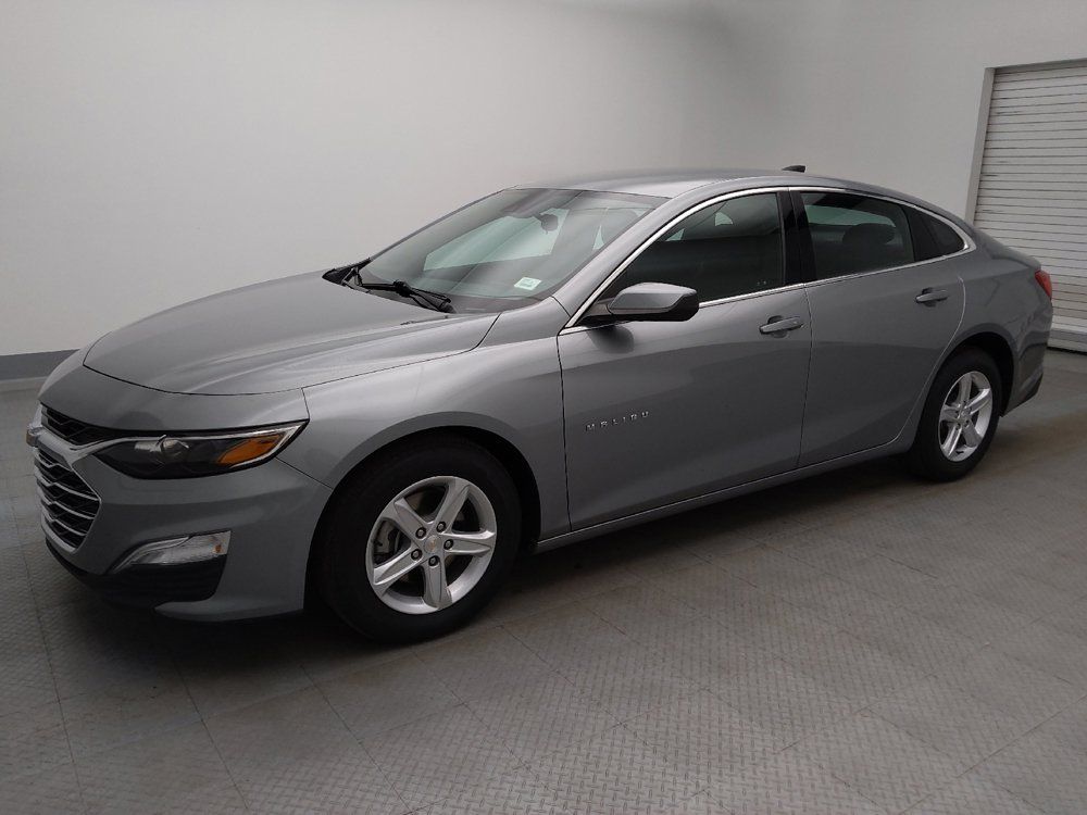 Used 2025 Chevrolet Malibu LS FWD image 2