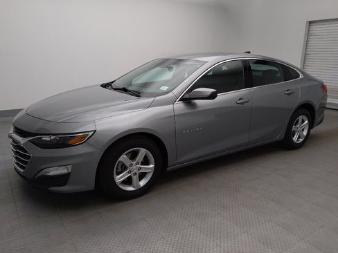 Used 2025 Chevrolet Malibu LS FWD image 2