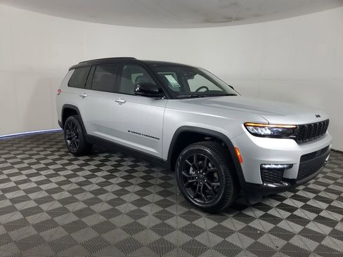 New 2025 Jeep Grand Cherokee L Limited image 2