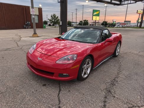 Used 2006 Chevrolet Corvette Convertible w/ Preferred Equipment Group RWD image 8
