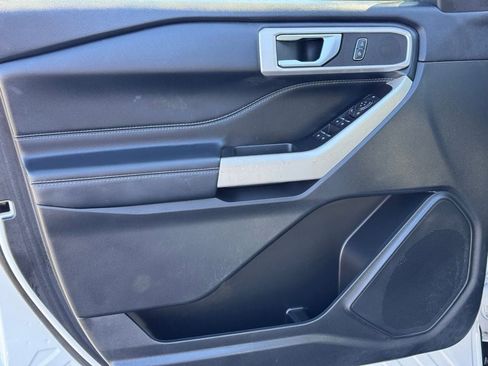 Certified 2022 Ford Explorer XLT w/ Equipment Group 202A image 16