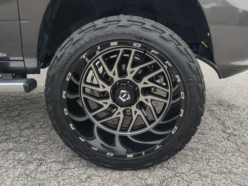 Used 2016 RAM 1500 Limited image 9