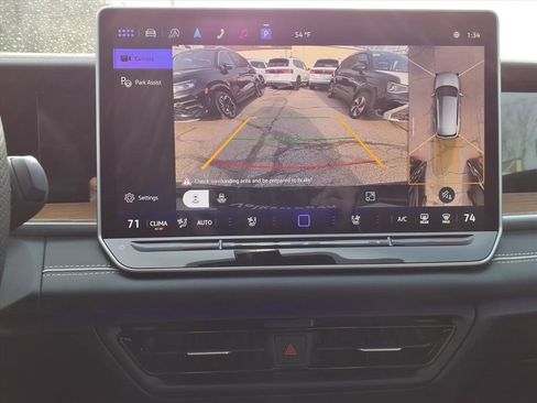 New 2026 Volkswagen Tiguan SEL R-Line image 10