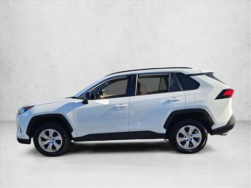 Used 2019 Toyota RAV4 LE FWD image 9