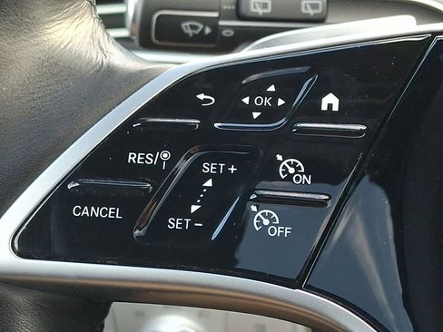 Used 2024 Mercedes-Benz GLE 450e 4MATIC image 23