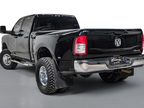 Used 2024 RAM 3500 Tradesman w/ Chrome Appearance Group AWD/4WD image 8