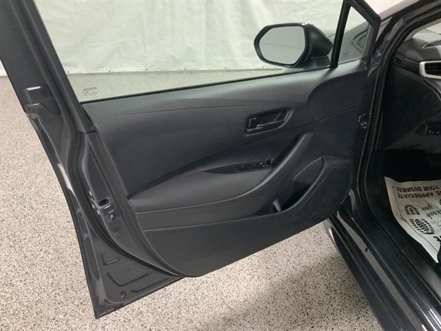 Used 2025 Toyota Corolla LE FWD image 14