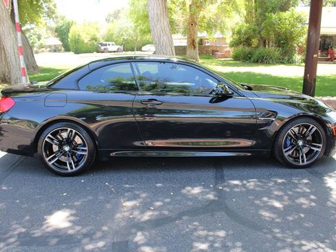Used 2015 BMW M4 Convertible image 3