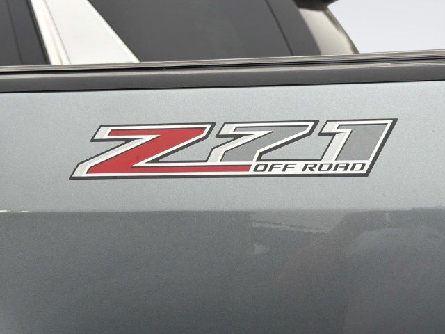 Used 2020 Chevrolet Colorado Z71 w/ Safety Package AWD/4WD image 10