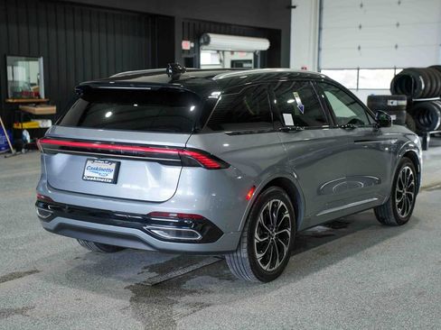 Used 2024 Lincoln Nautilus Reserve w/ Equipment Group 202A image 6