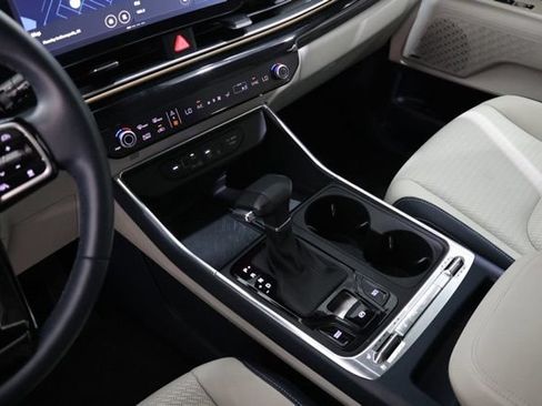 Used 2025 Kia Carnival SX Prestige FWD image 29