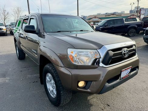 Used 2012 Toyota Tacoma 4x4 Double Cab w/ TRD Off-Road Pkg image 9