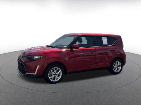 Used 2025 Kia Soul LX w/ LX Technology Package FWD image 8