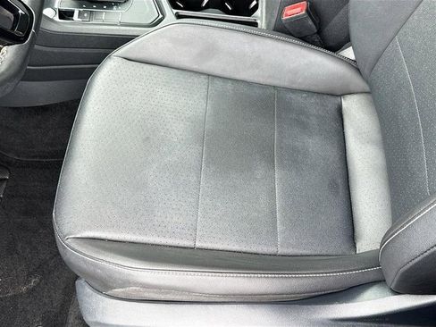 Used 2021 Volkswagen Tiguan SEL image 17