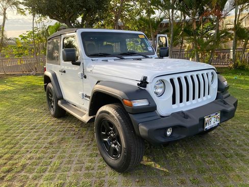 Used 2023 Jeep Wrangler Sport image 19
