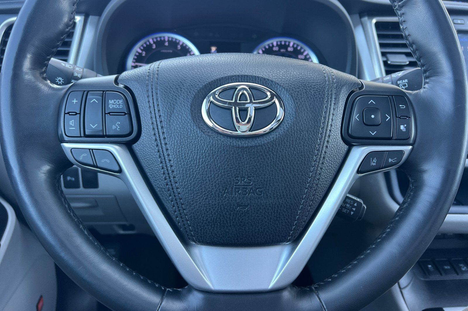 Used 2019 Toyota Highlander Limited Platinum AWD/4WD image 23
