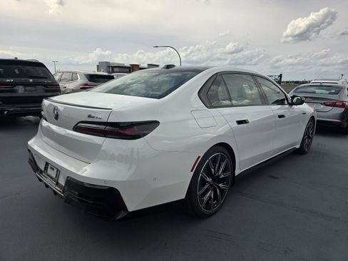 New 2026 BMW i7 M70 w/ Executive Package AWD/4WD image 2
