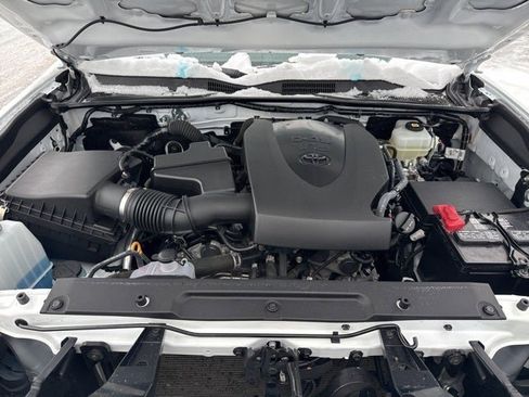 Certified 2023 Toyota Tacoma TRD Off-Road image 2