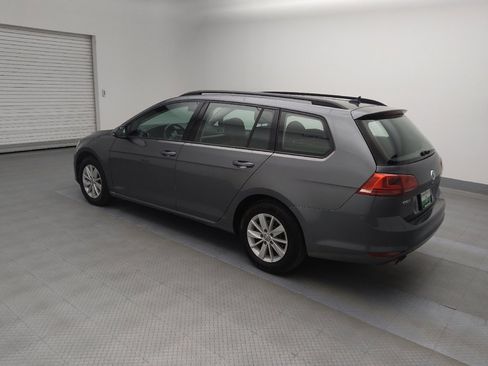 Used 2017 Volkswagen Golf S image 3