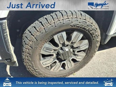 Used 2024 GMC Sierra 2500 Denali w/ Denali Reserve Package AWD/4WD image 3