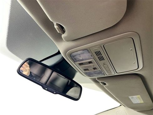 Used 2016 Honda Odyssey Touring Elite image 12