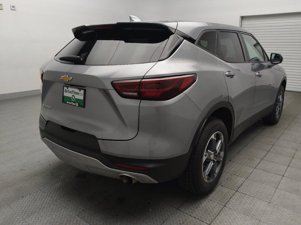 Used 2025 Chevrolet Blazer LT FWD image 9