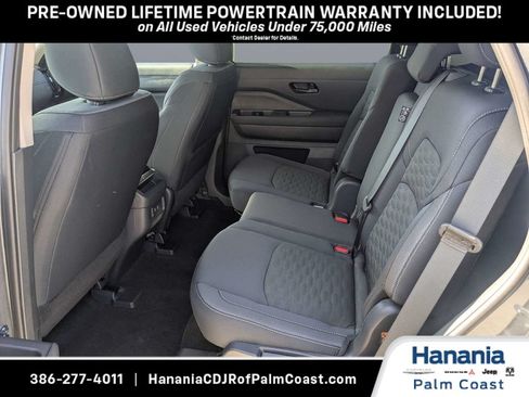 Used 2026 Nissan Pathfinder S FWD image 12