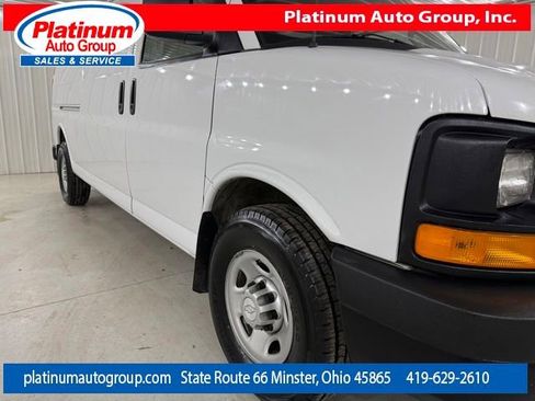 Used 2016 Chevrolet Express 3500 Extended RWD image 45