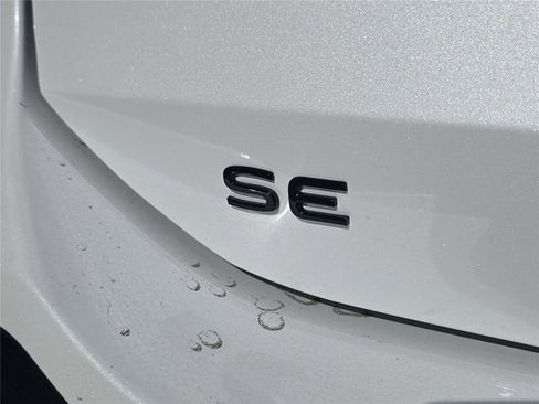 New 2026 Volkswagen Tiguan SE R-Line image 7