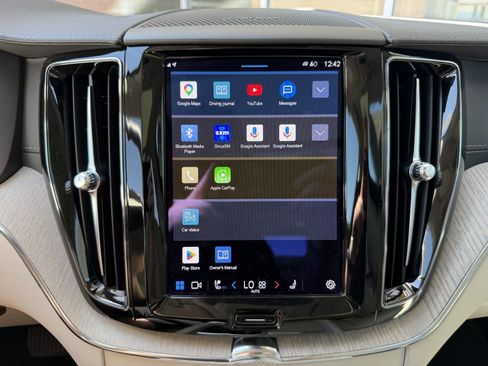 Used 2022 Volvo XC60 B5 Inscription w/ Advanced Package image 22