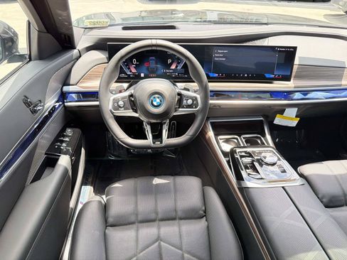 Used 2026 BMW 750e xDrive AWD/4WD image 8