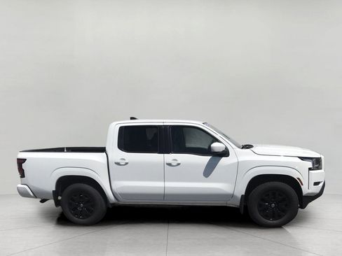 Used 2022 Nissan Frontier SV w/ Technology Package AWD/4WD image 11