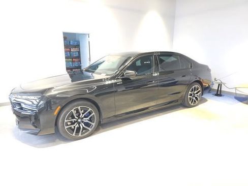 Certified 2023 BMW i7 xDrive60 AWD/4WD image 1