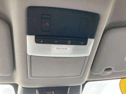 Used 2024 Nissan Rogue SV image 16